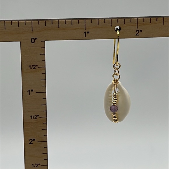 2351- Handmade Shell Dangle Earrings NWT - Picture 3 of 5